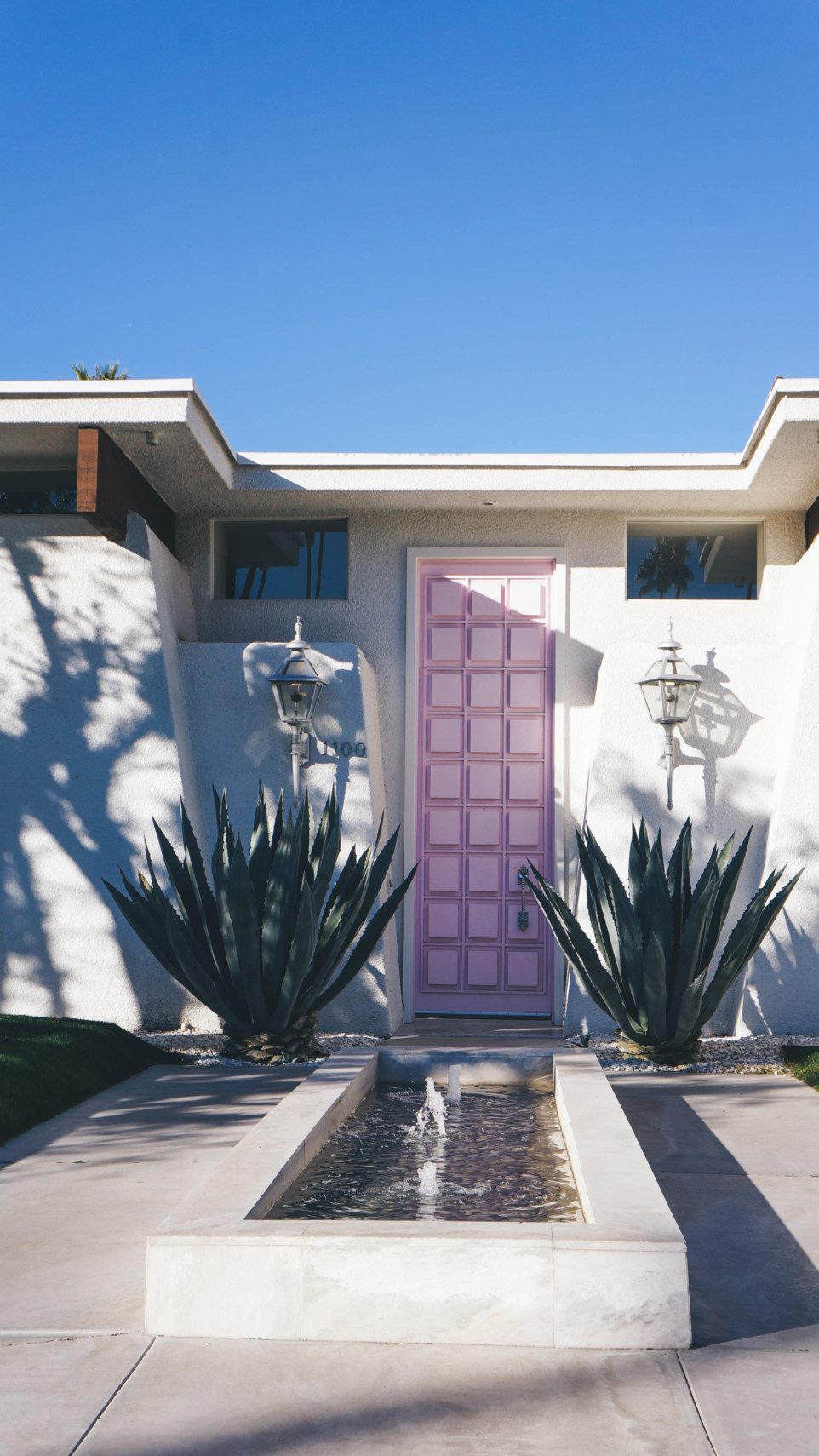Calling all architecture lovers! A look at beautiful doors around the world.