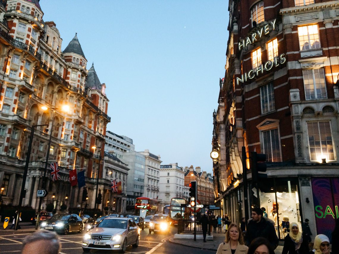 A Girl's Guide to Surviving a Solo Trip to London in January