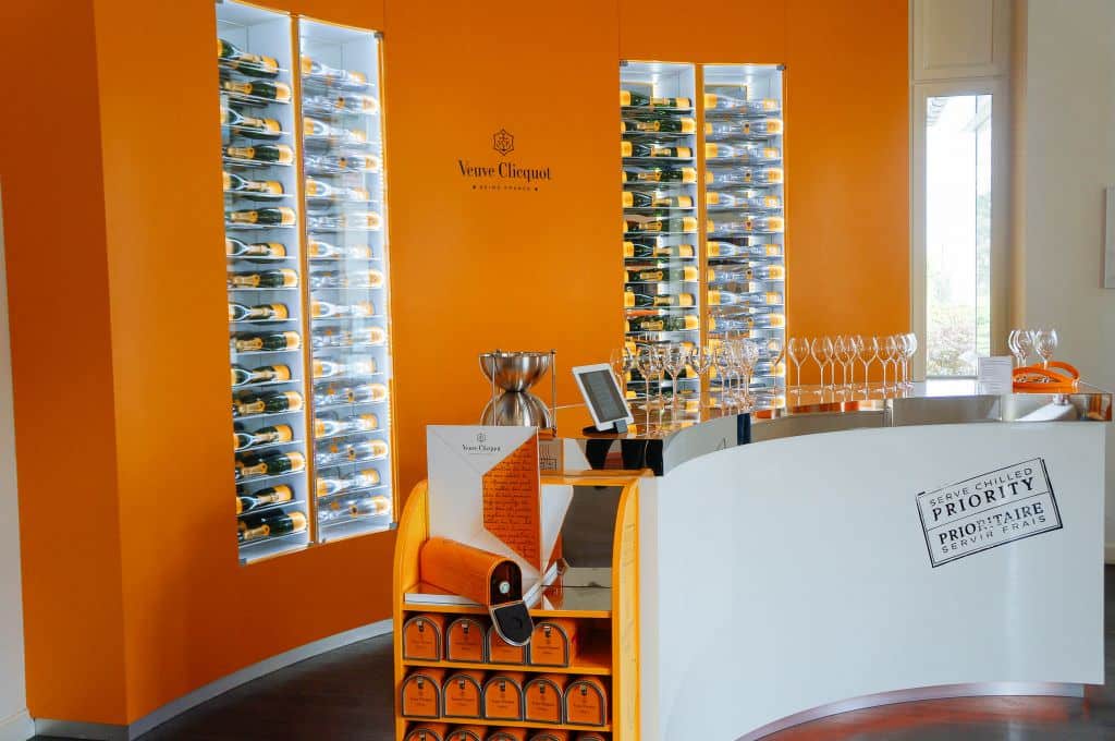 Veuve display (1 of 1)